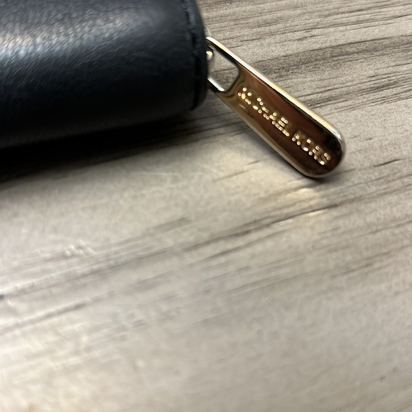 MICHAEL KORS HAMILTON BLACK LEATHER WALLET - Picture 6 of 12